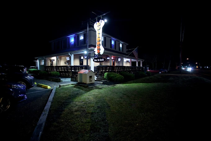 bulldogsBarGrill Exterior 120