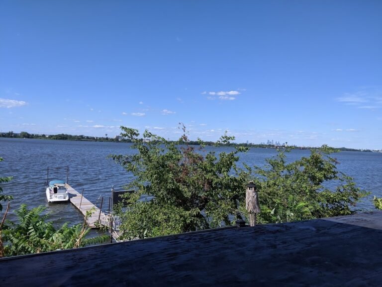 kelus riverside bar grill 3 768x576