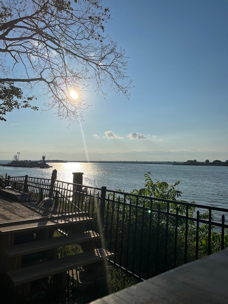 kelus riverside bar grill 4