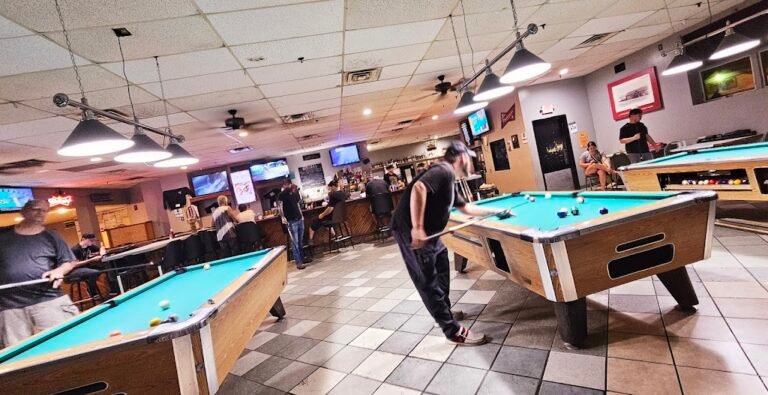 larrys bar  restaurant 3 768x395