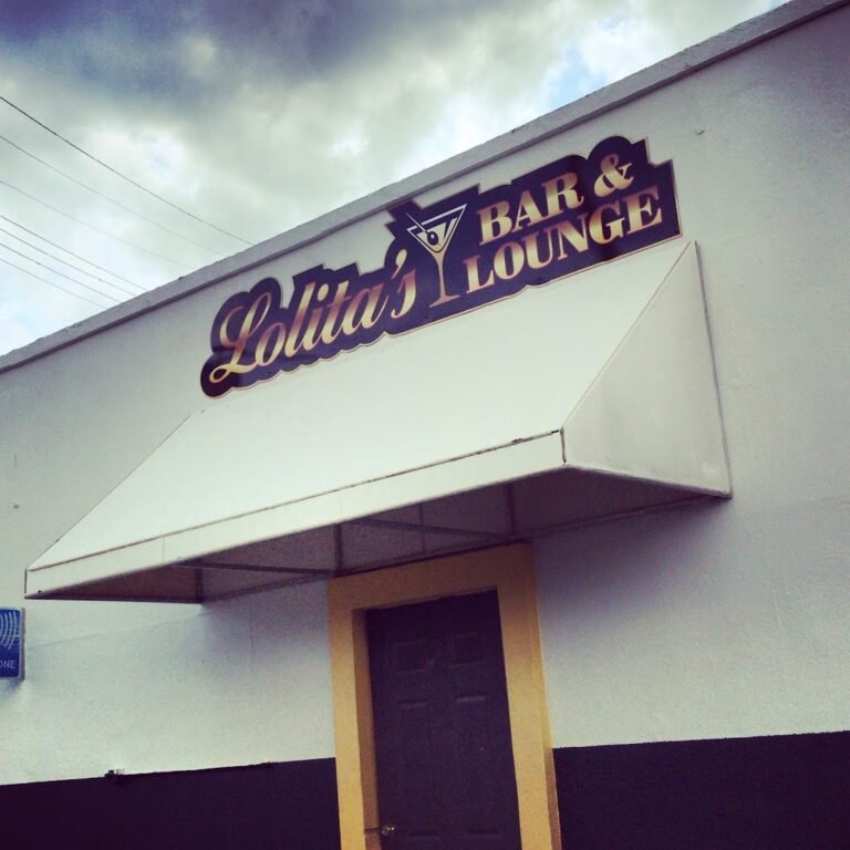lolitas bar and lounge 1 768x768