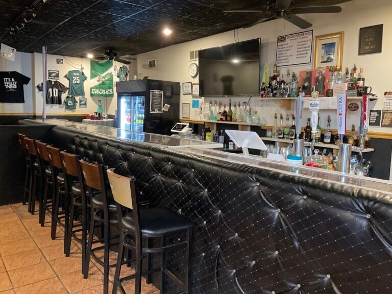 lolitas bar and lounge 4 768x576