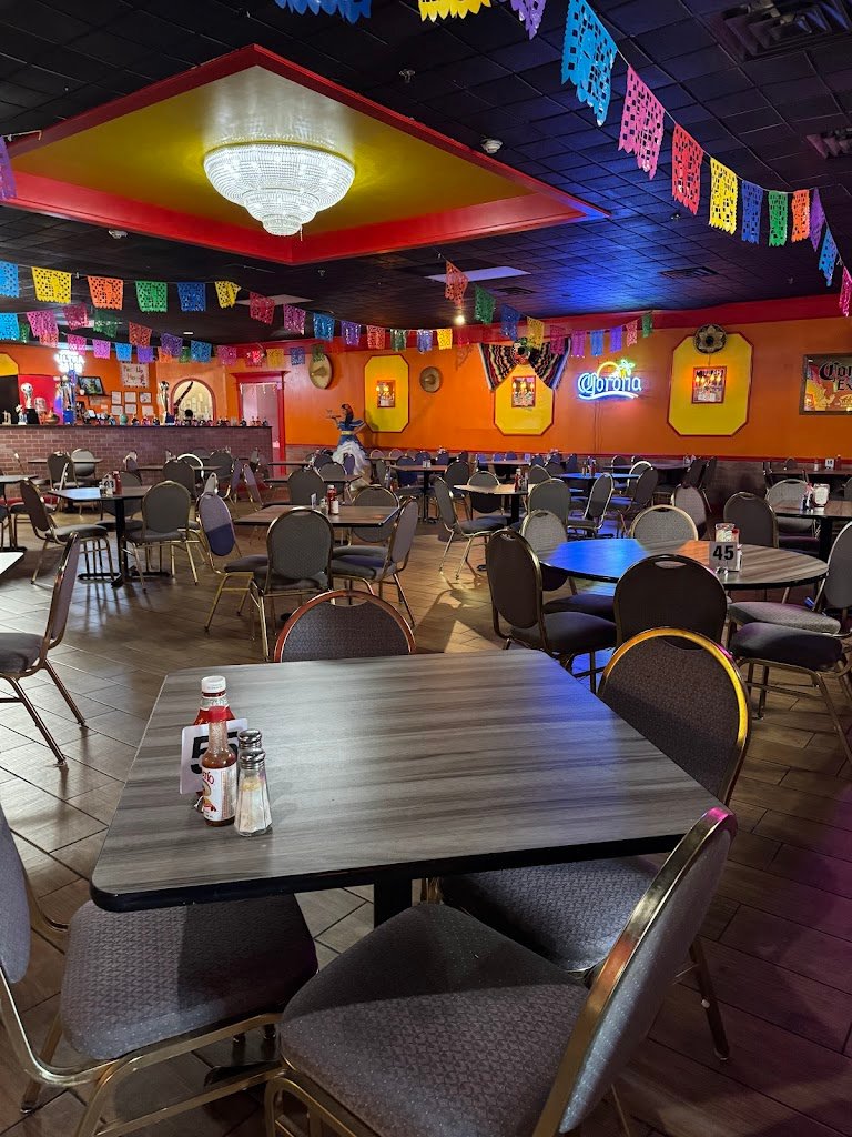 los jalepenos bar grill 3