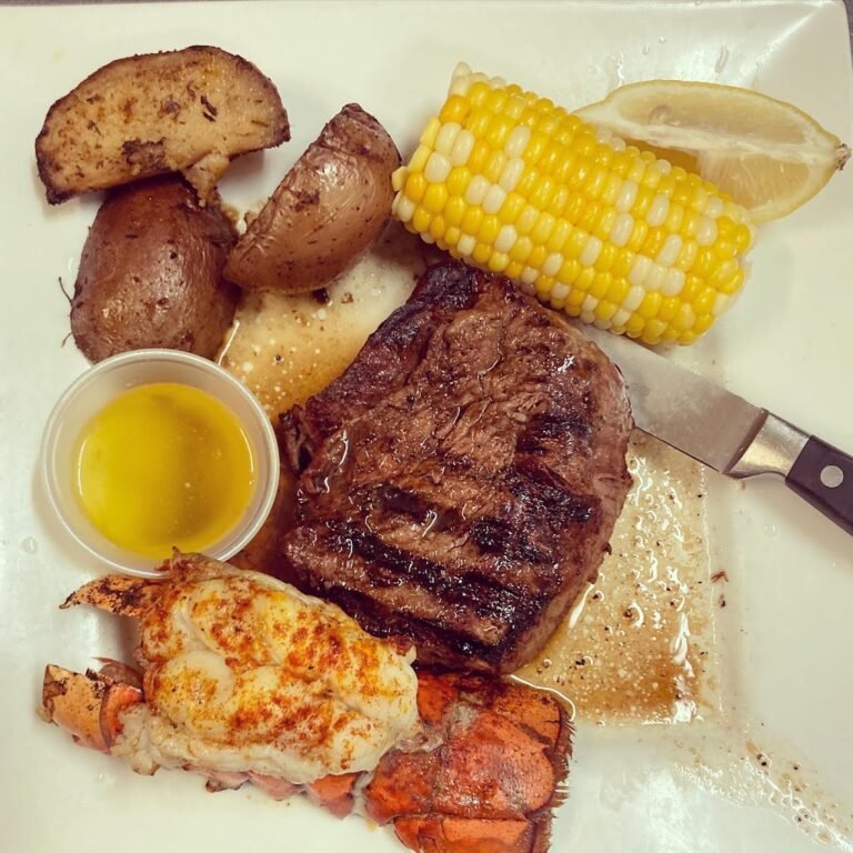 mulligans bar and grill 2 768x768