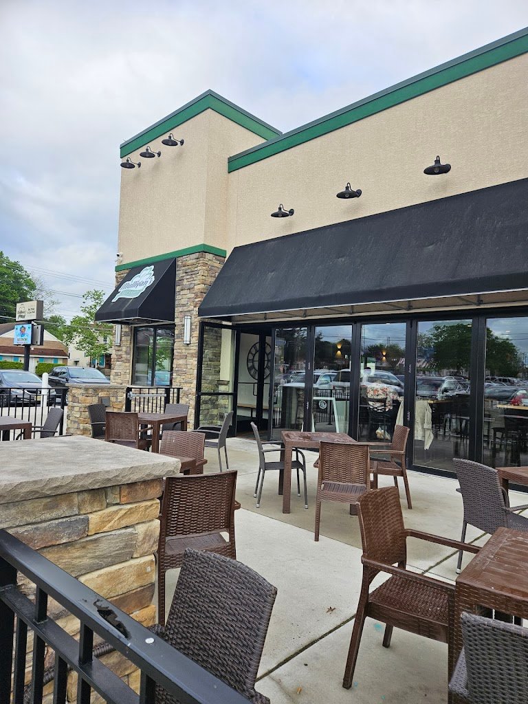 mulligans bar and grill 7