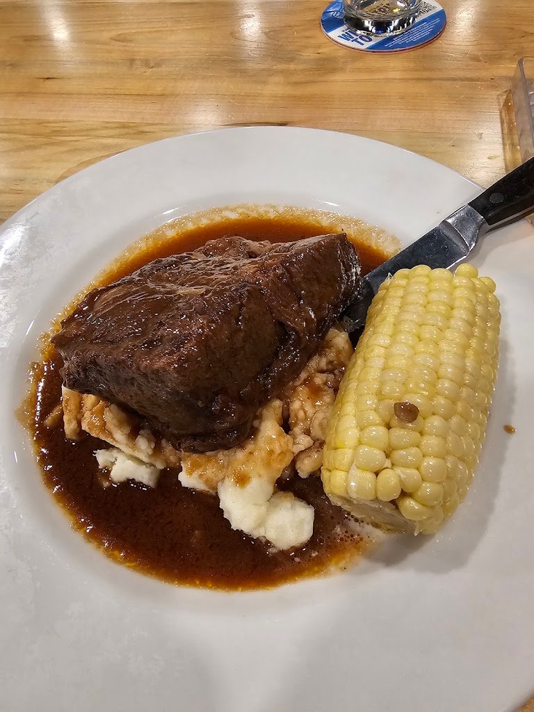 mulligans bar and grill 8