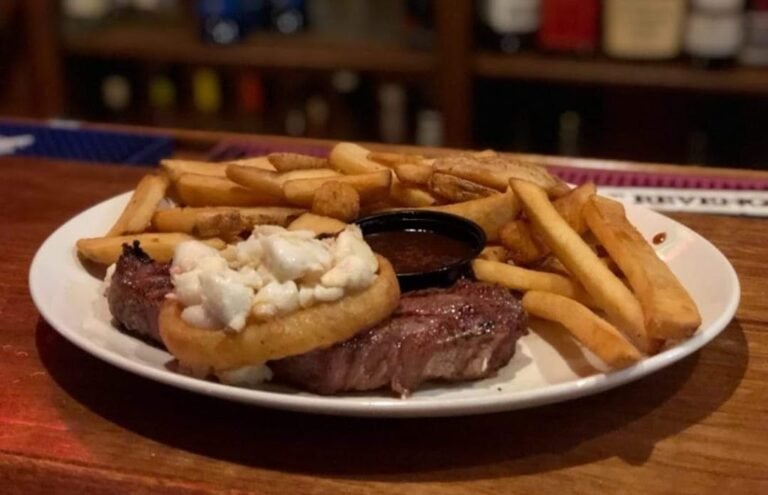 oaklyn manor bar  grill 10 768x495