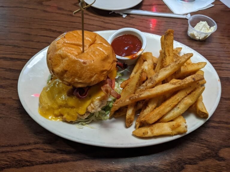 prospectors grille and saloon 8 768x576