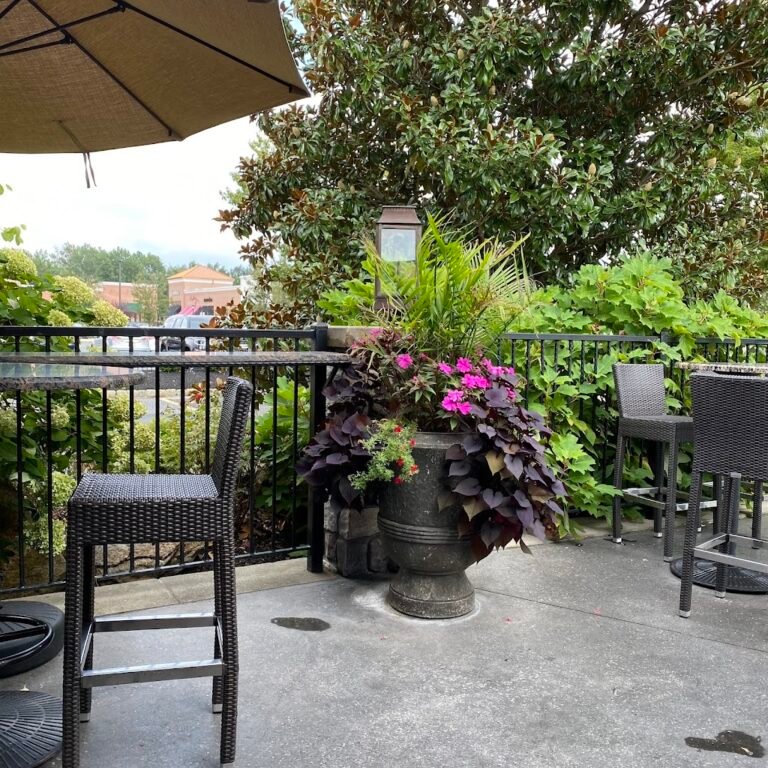 redstone american grill 1 768x768