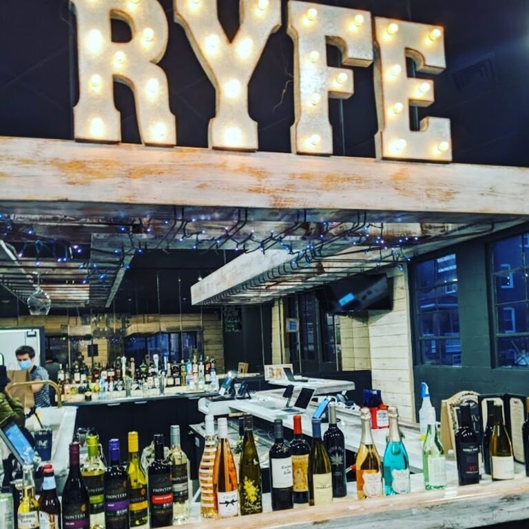 ryfe lounge 1 768x768