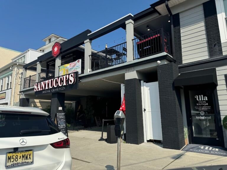 santuccis original square pizza 6 768x576