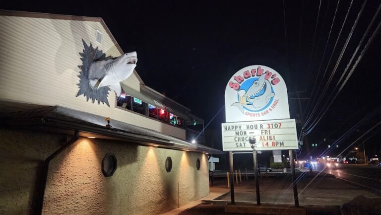 sharkeys sports bar and grill 4 768x433