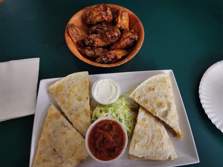 sharkeys sports bar and grill 8 768x576