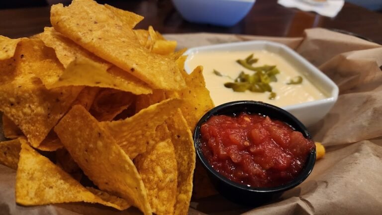 sidelines sports bar 10 768x433