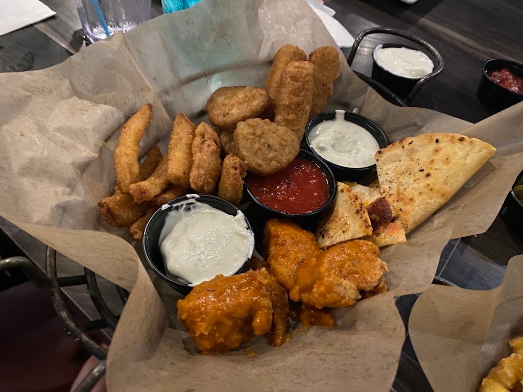 sidelines sports bar 5