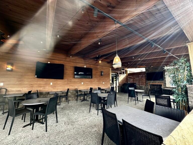 splitz bar  grill 8 768x576