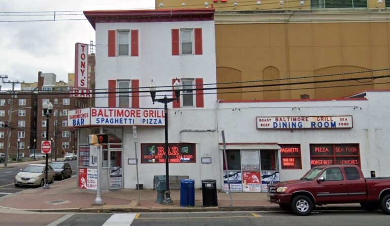 tonys baltimore grill 1 768x445