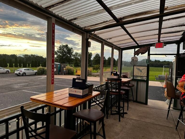 uncle rickys bar 5 768x576