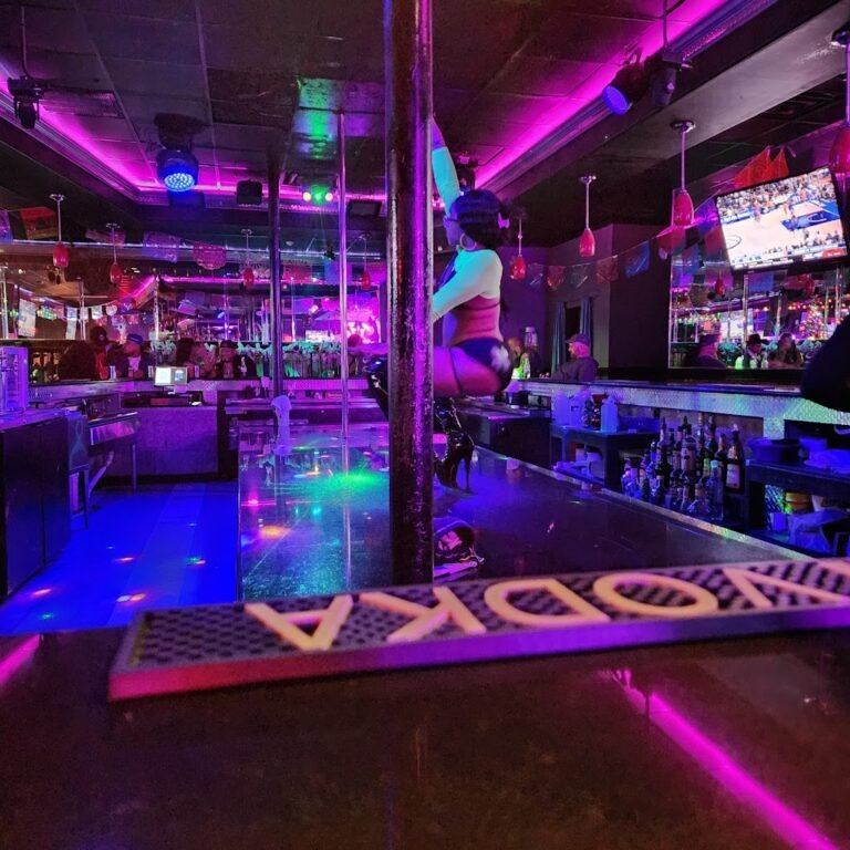 vanity play house 9 768x768