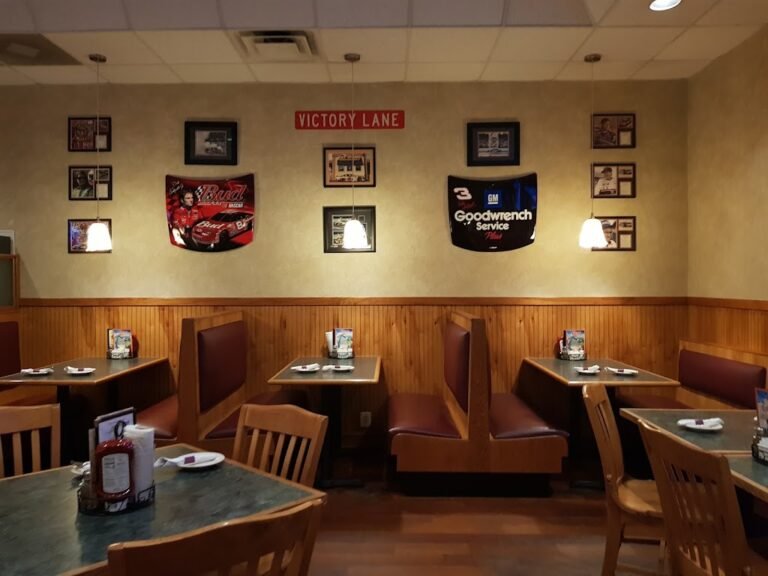victory sports bar and grill 1 768x576