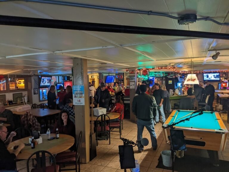 watering hole cafe 6 768x576