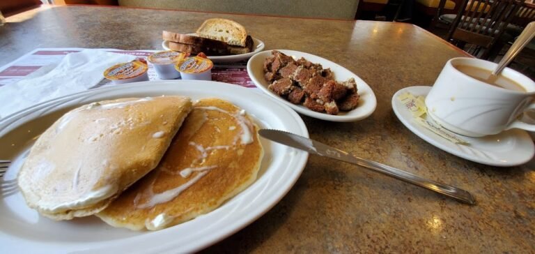 golden dawn diner 2 768x364