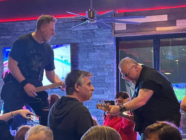 80scrushband1 768x576